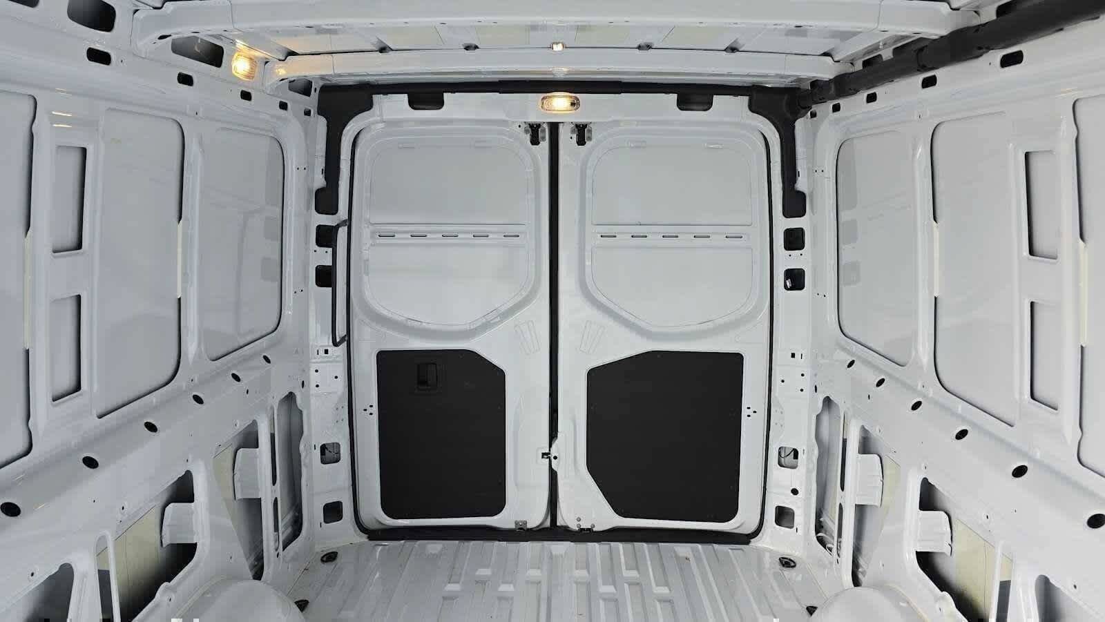 Used 2025 Mercedes-Benz Sprinter 2500 image 16
