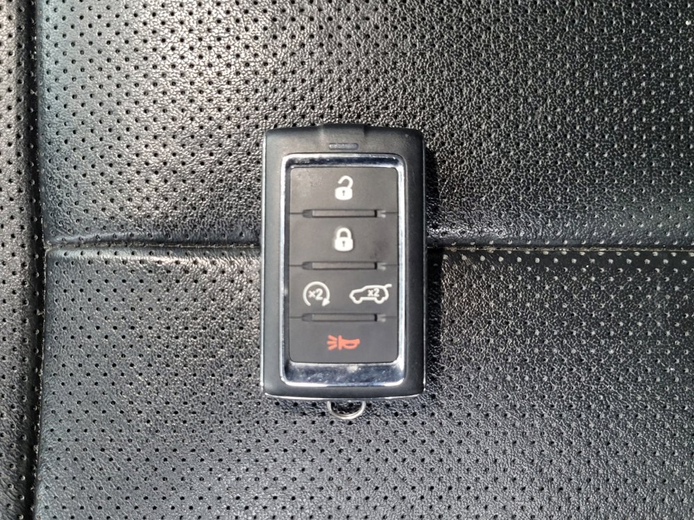 Used 2021 Jeep Grand Cherokee L Limited w/ Luxury Tech Group II AWD/4WD image 32