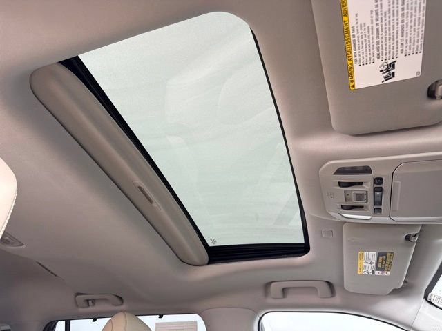 Used 2020 Toyota Highlander Limited AWD/4WD image 25