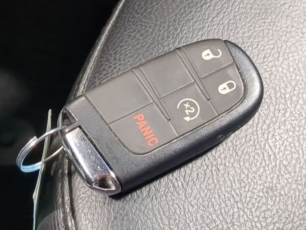 Used 2020 Jeep Compass Limited image 36