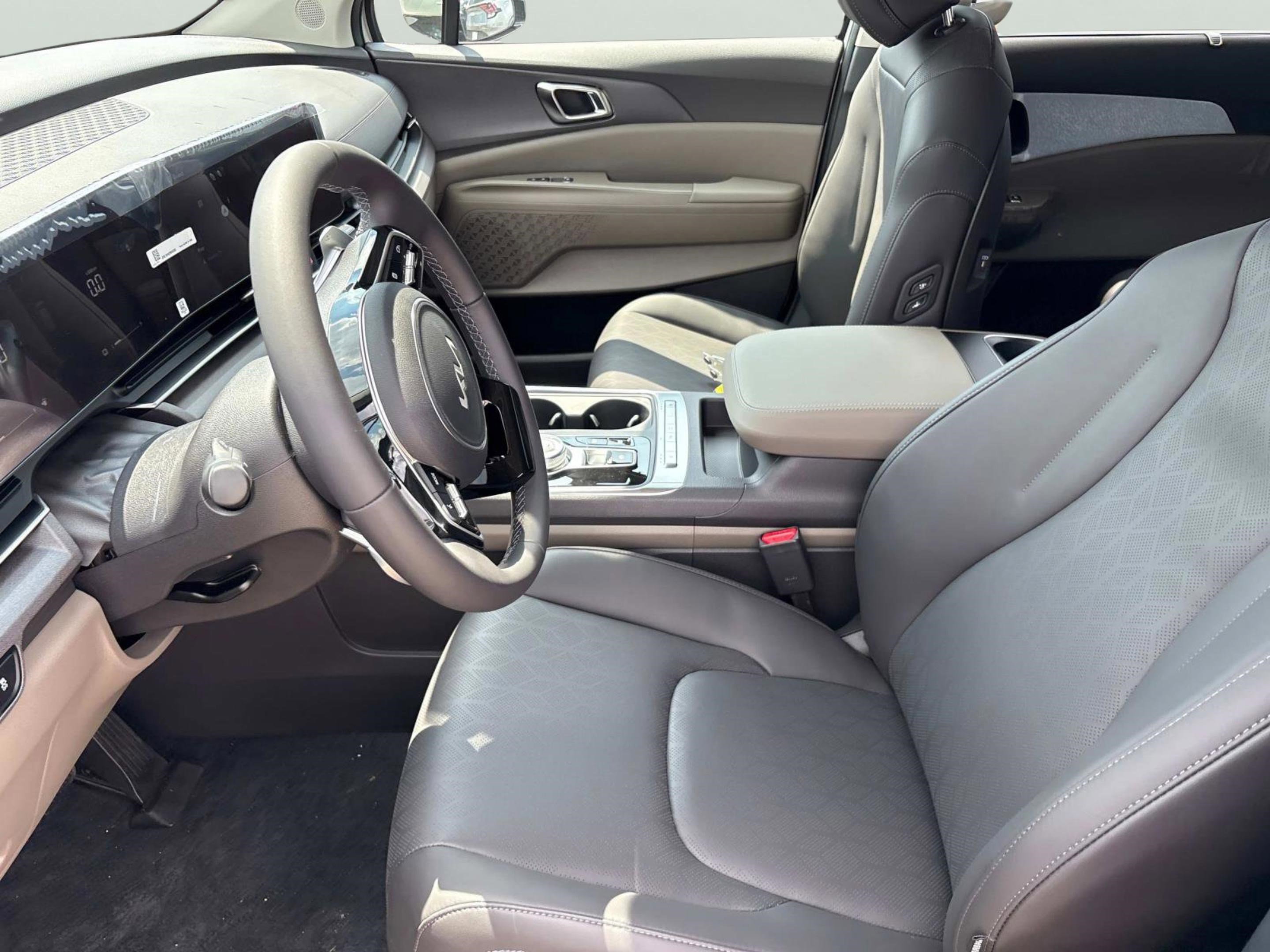 New 2026 Kia Carnival EX image 23