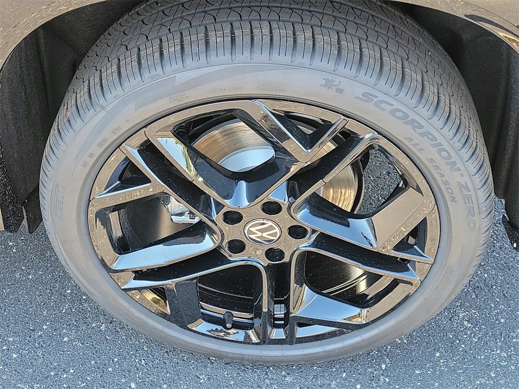 New 2026 Volkswagen Tiguan SE R-Line image 5