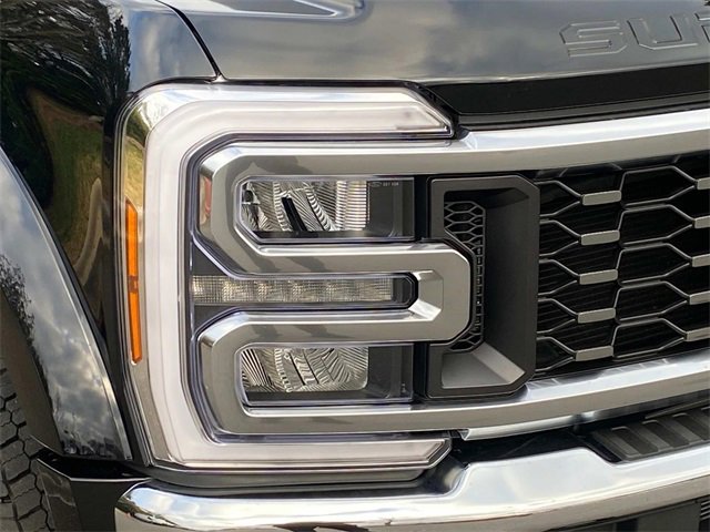 Used 2026 Ford F450 Lariat w/ Chrome Package image 4