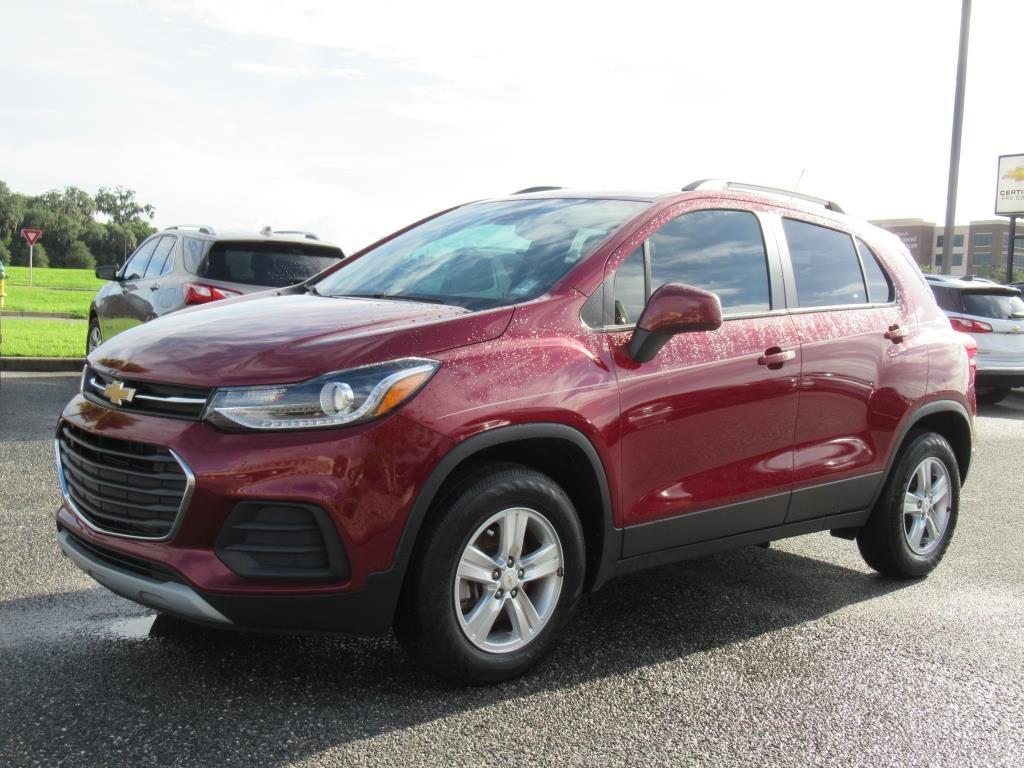 Used 2022 Chevrolet Trax LT w/ LT Convenience Package image 3