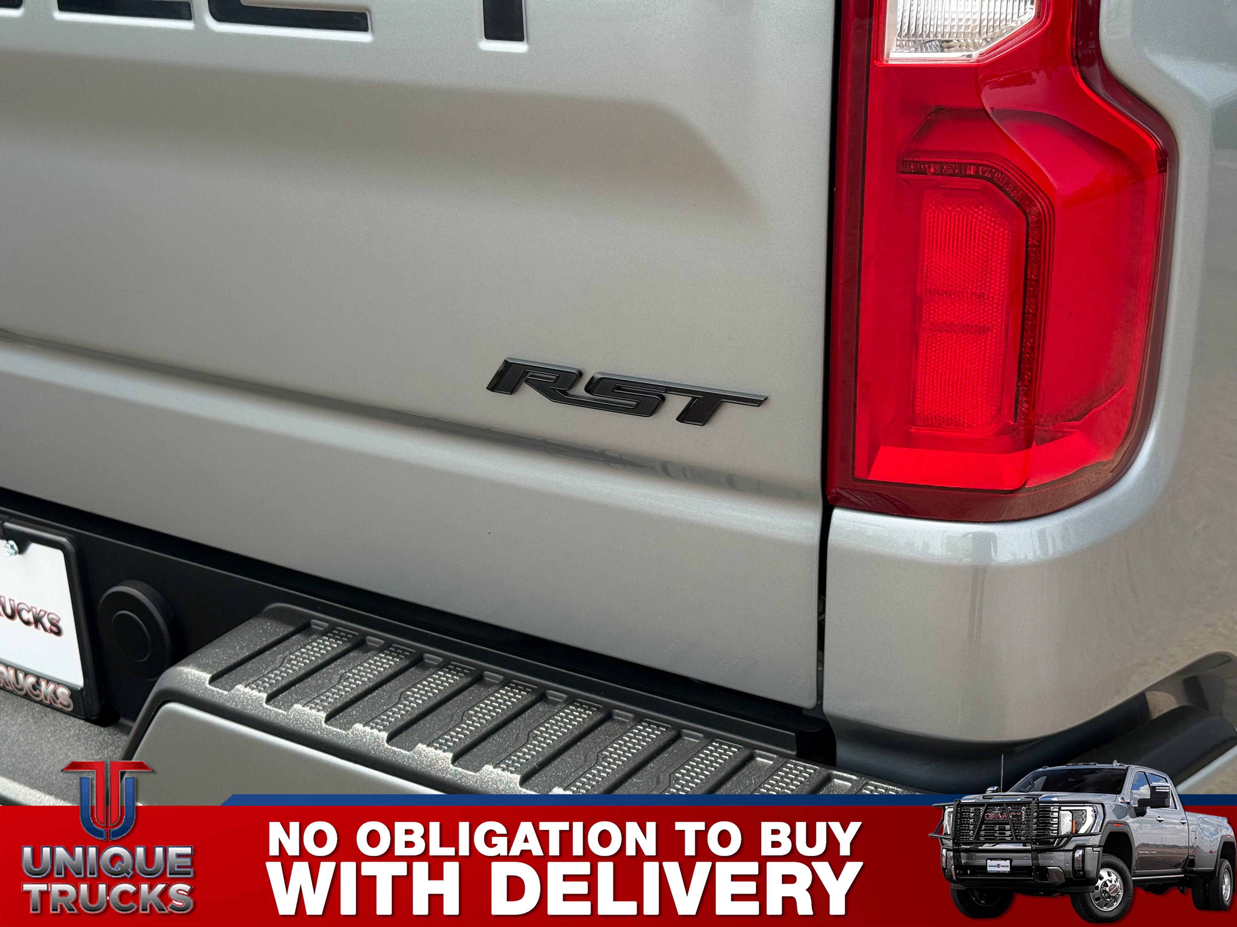 Used 2024 Chevrolet Silverado 1500 RST AWD/4WD image 9