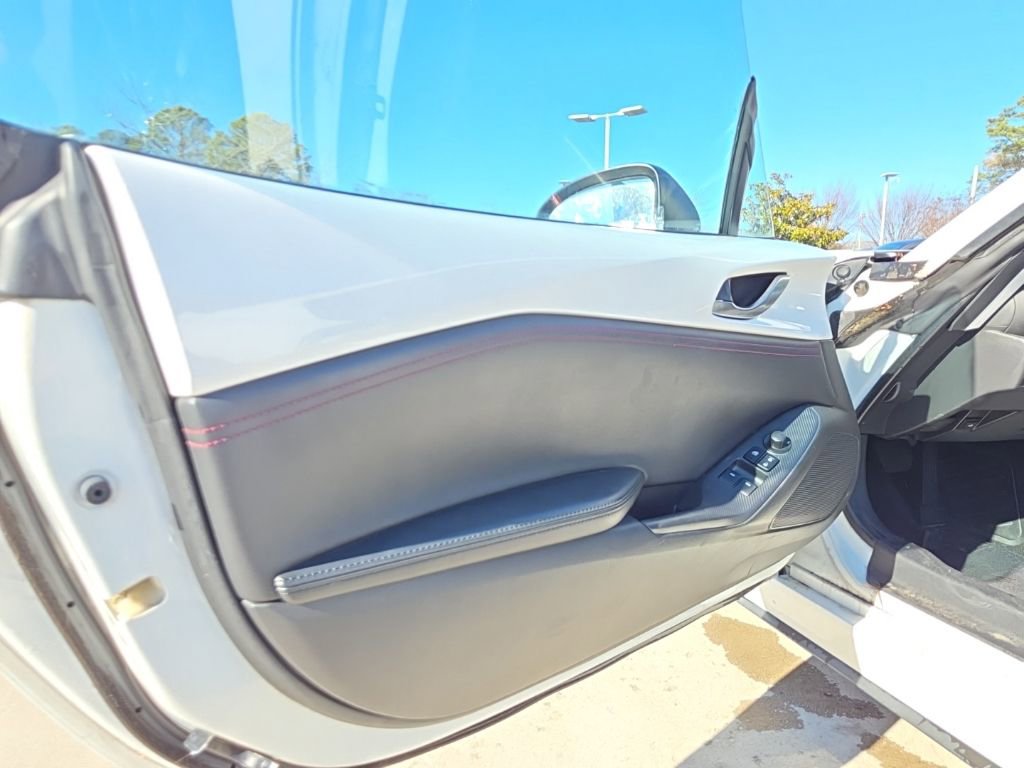 Used 2017 MAZDA MX-5 Miata RF Club image 6