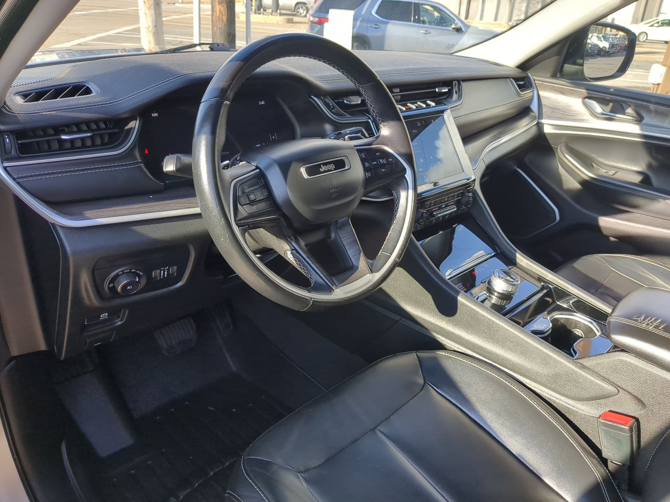 Used 2021 Jeep Grand Cherokee L Limited image 13