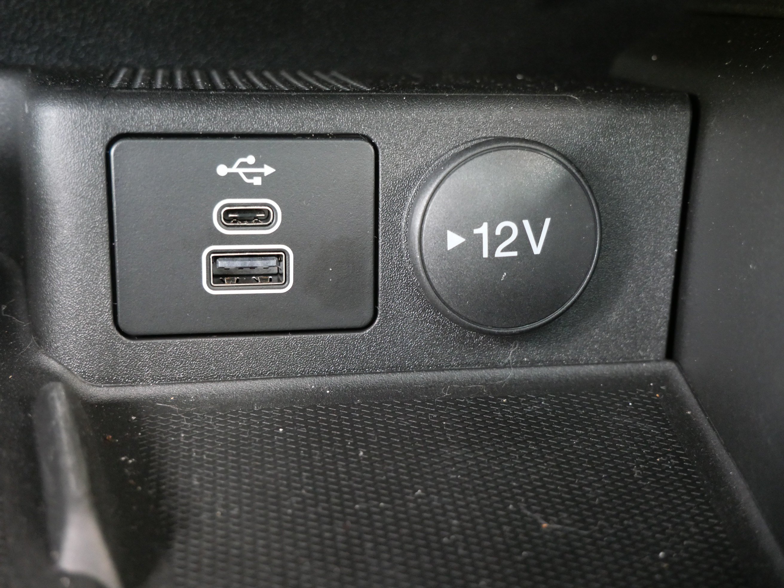 Used 2025 Ford Escape SE w/ PHEV Premium Package FWD image 35