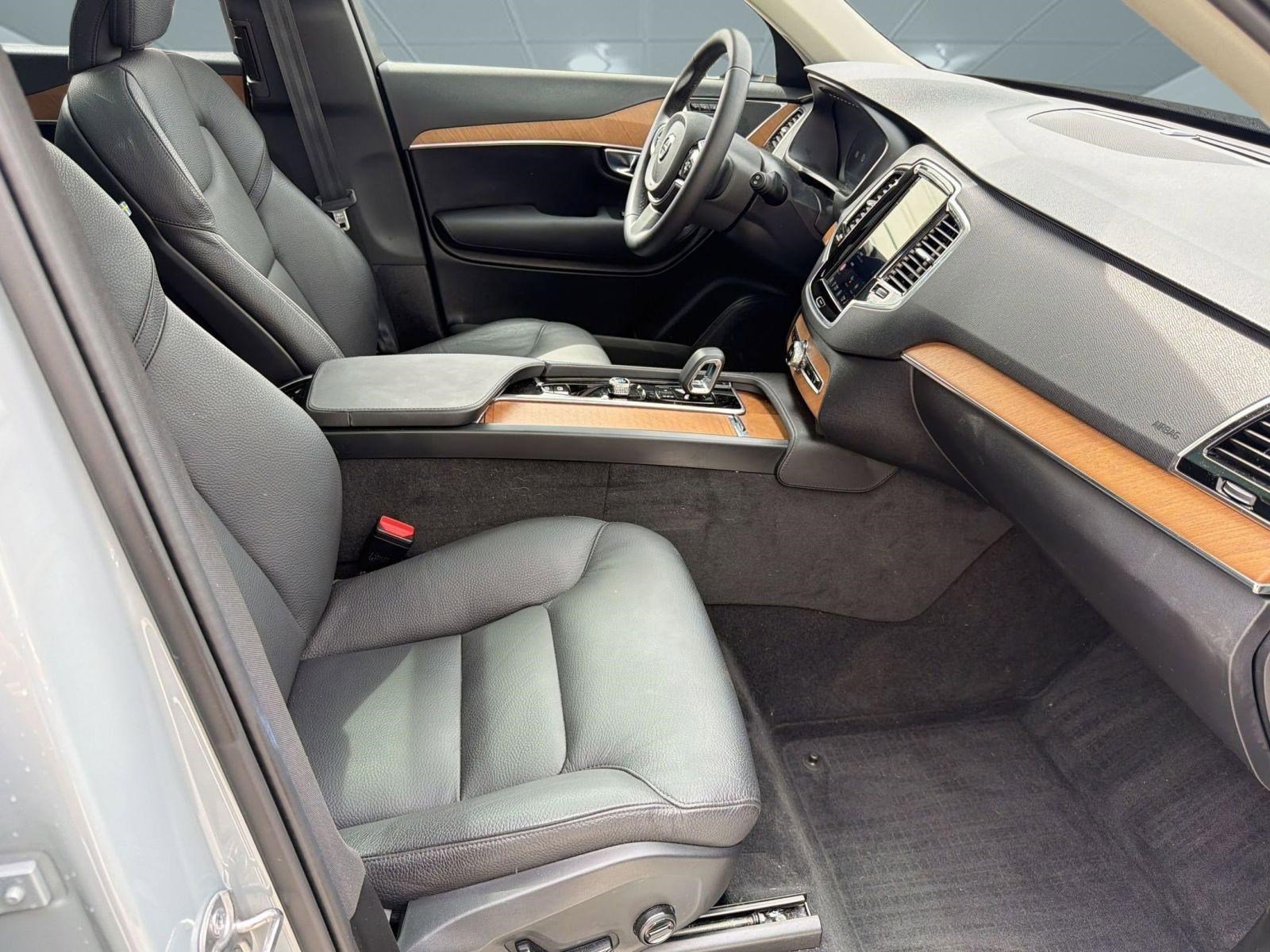 Used 2024 Volvo XC90 T8 Plus w/ Protection Package Premier image 30