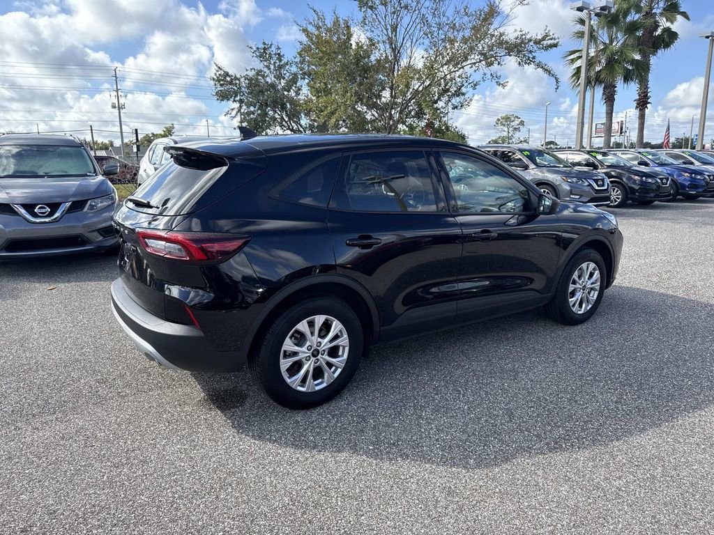 Used 2025 Ford Escape Active image 4