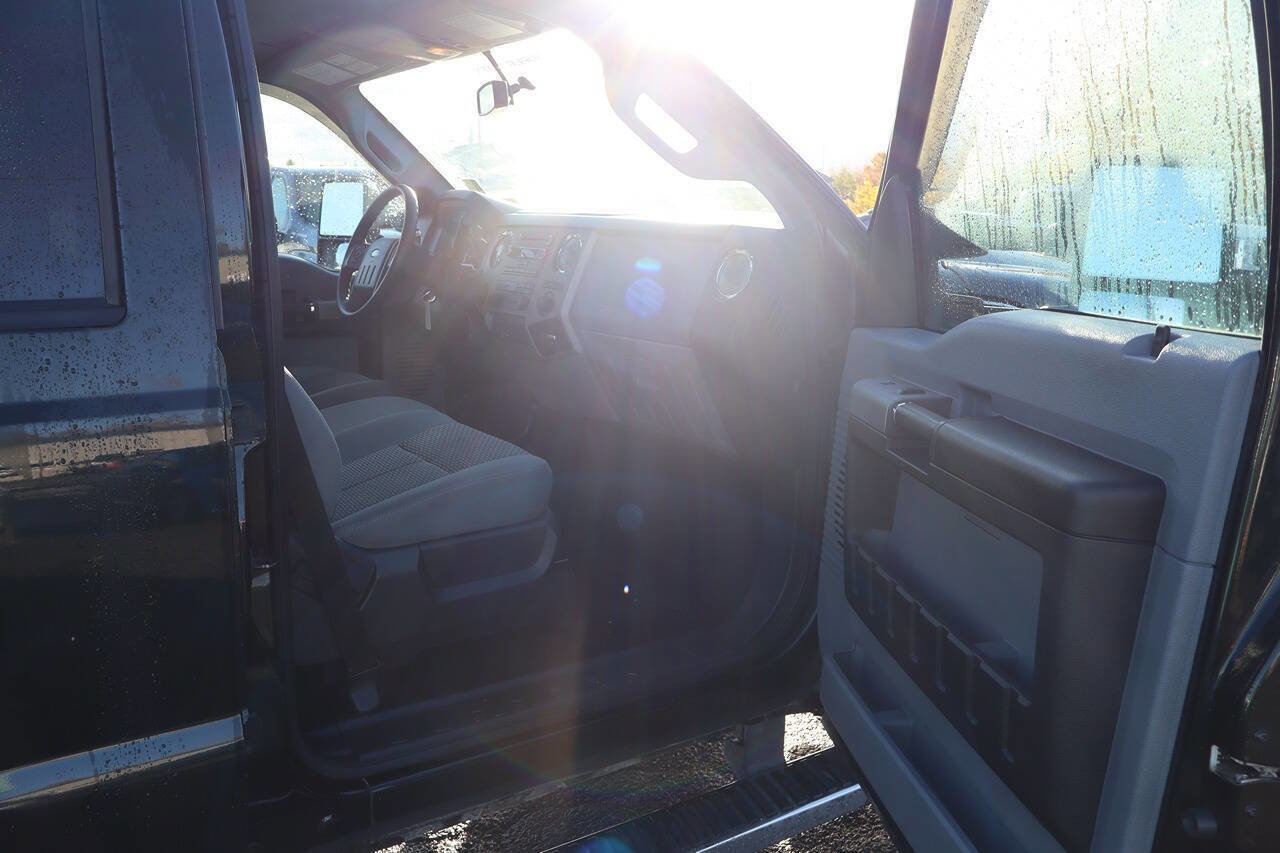 Used 2015 Ford F250 XLT w/ XLT Premium Package image 28