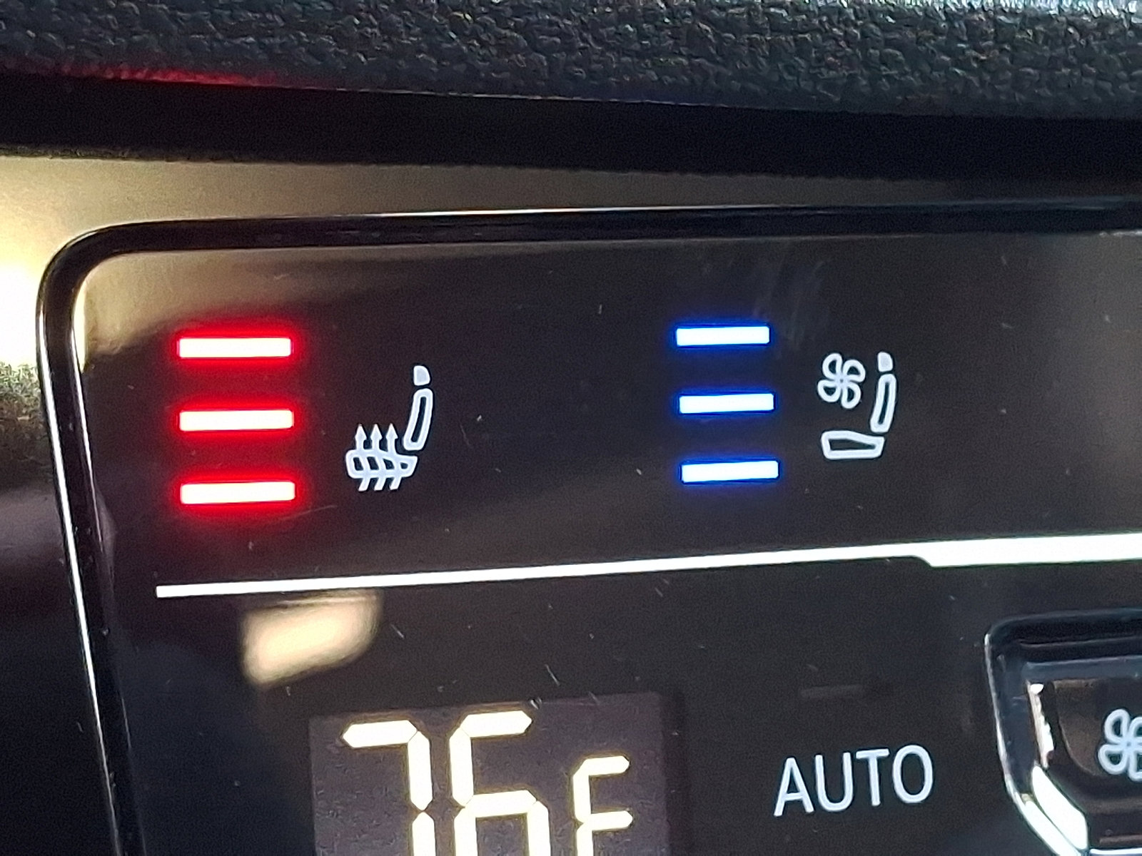 Used 2025 Volkswagen Jetta GLI Autobahn image 23