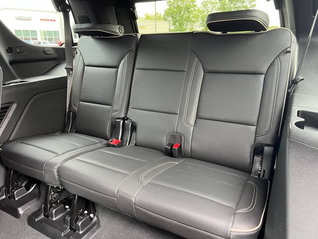 Used 2024 GMC Yukon SLT w/ SLT Luxury Package AWD/4WD image 7