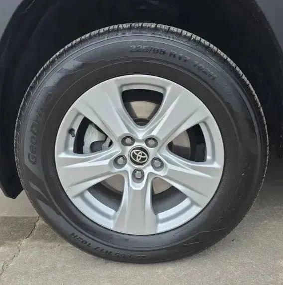 Used 2021 Toyota RAV4 XLE Premium image 54