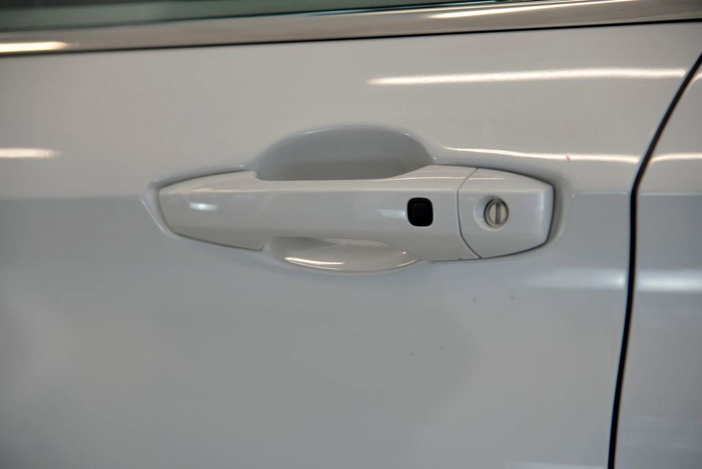 Used 2023 Mitsubishi Outlander SEL image 13