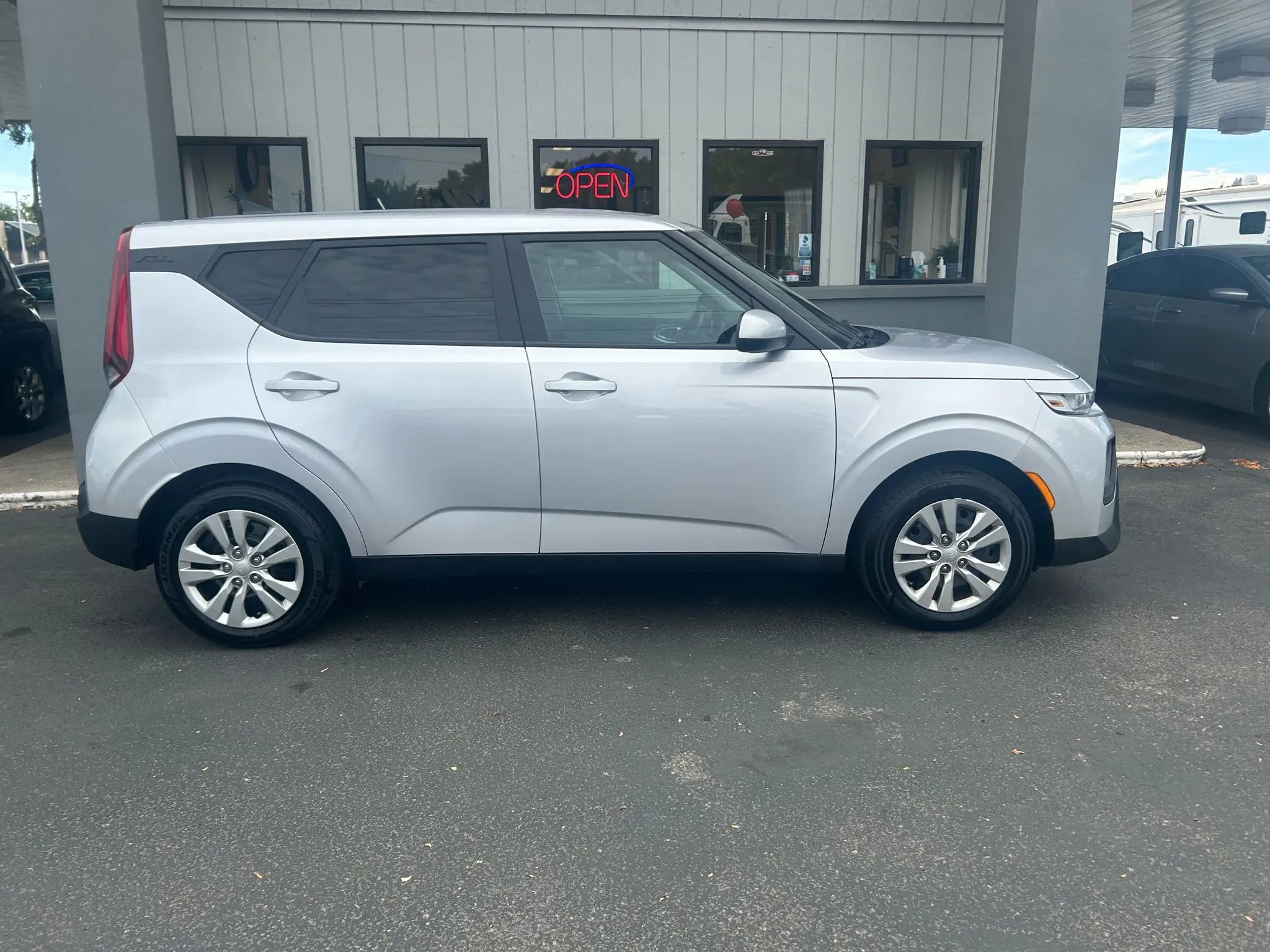 Used 2020 Kia Soul LX image 22