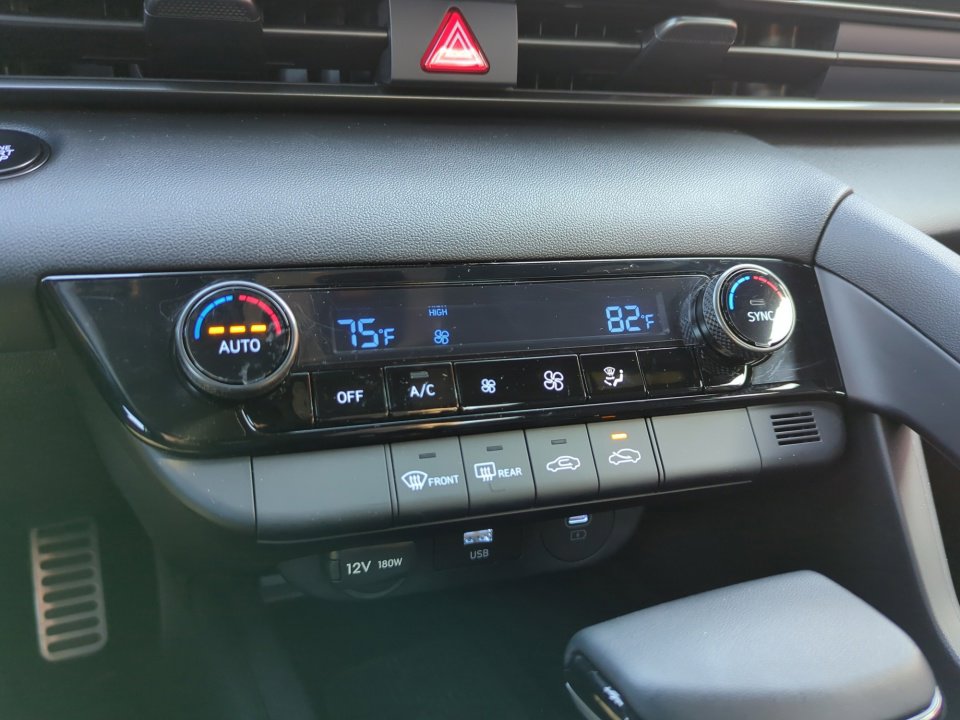 Certified 2025 Hyundai Elantra Sport image 21