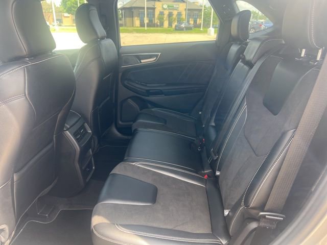 Used 2023 Ford Edge ST image 21
