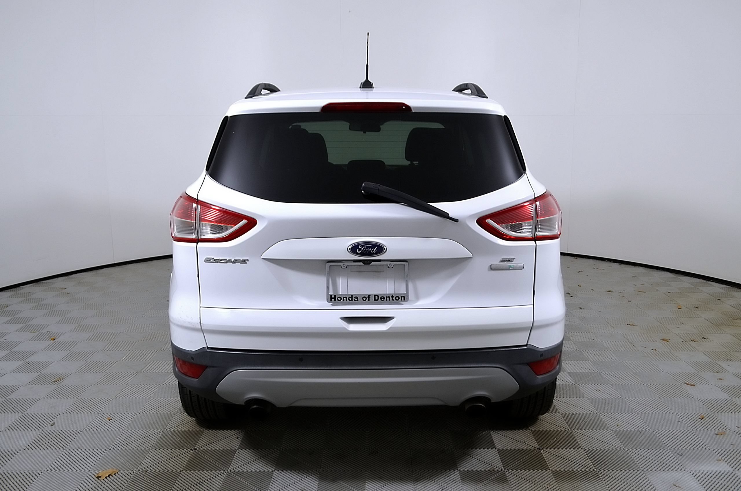 Used 2016 Ford Escape SE w/ Equipment Group 201A FWD image 8