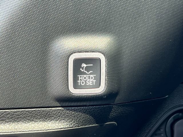 New 2026 Jeep Grand Cherokee Limited w/ Luxury Tech Group II AWD/4WD image 38