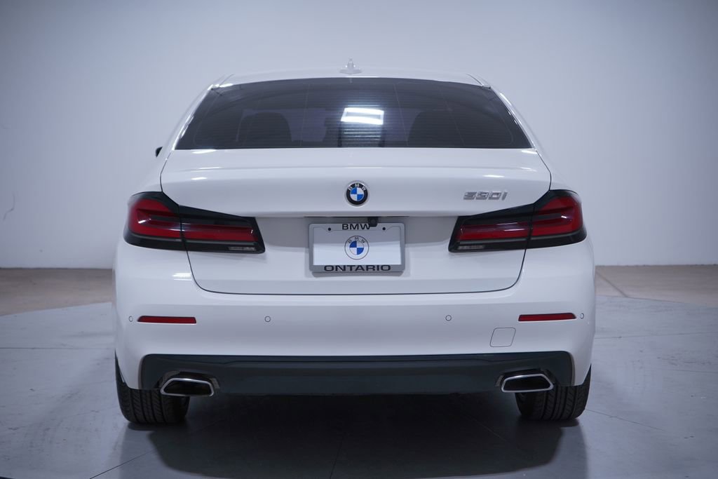 Used 2022 BMW 530i w/ Convenience Package image 5