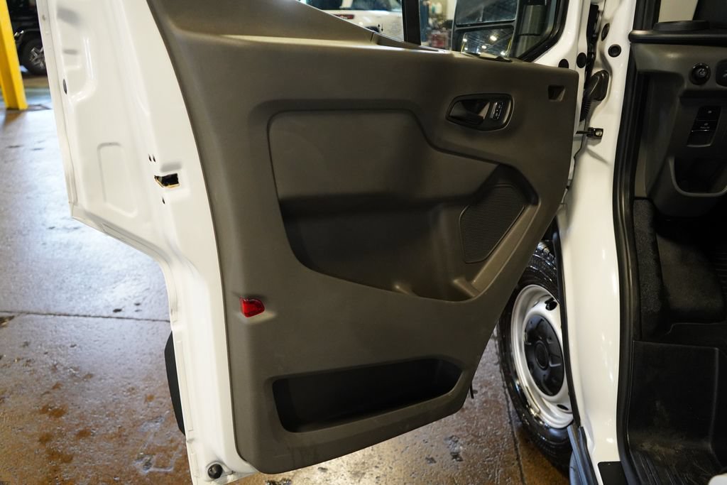 Used 2025 Ford Transit 150 Low Roof RWD image 17