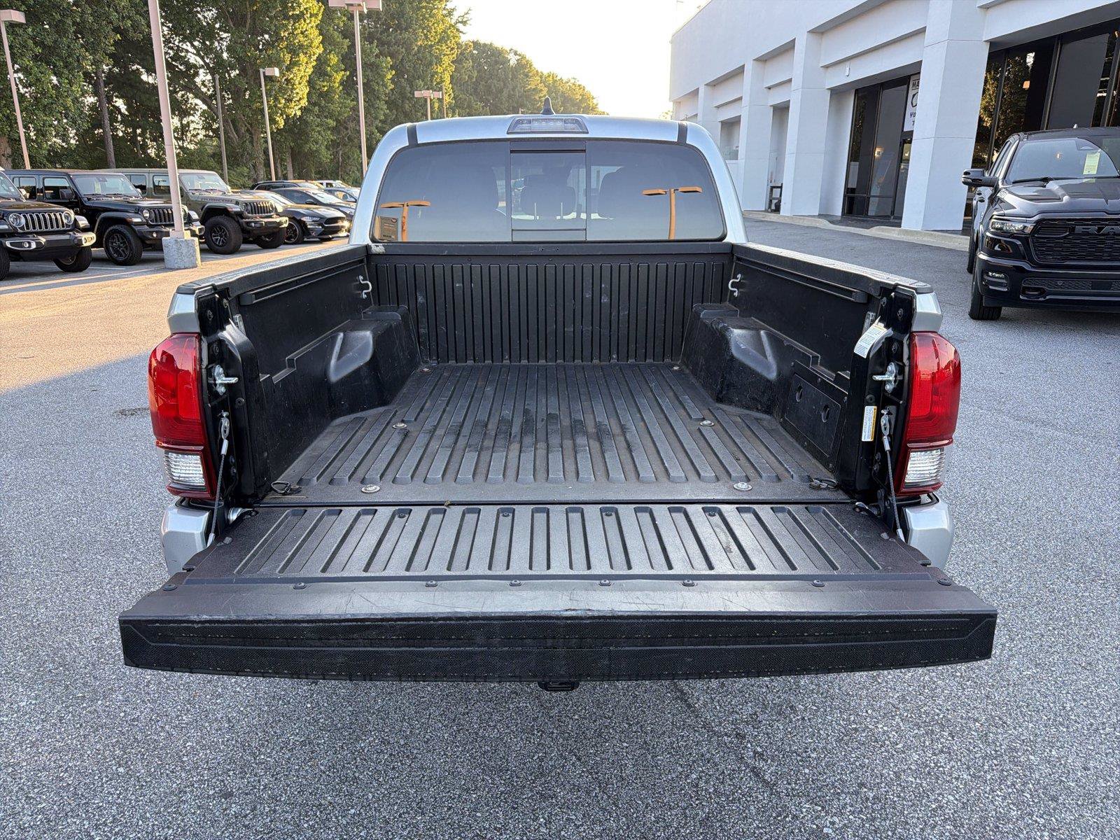 Used 2022 Toyota Tacoma SR5 w/ Technology Package RWD image 17