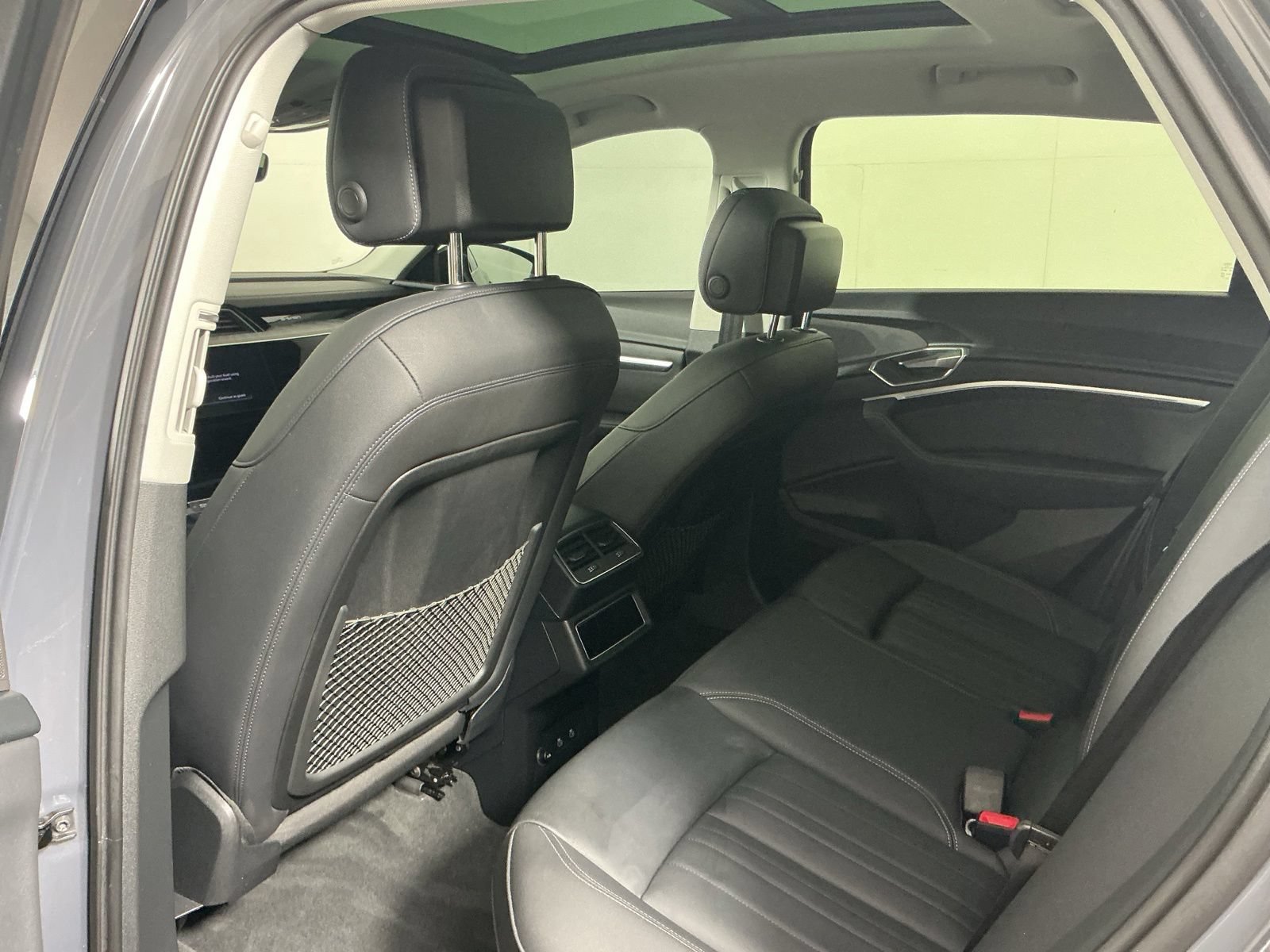 Used 2024 Audi Q8 e-tron Premium Plus AWD/4WD image 17