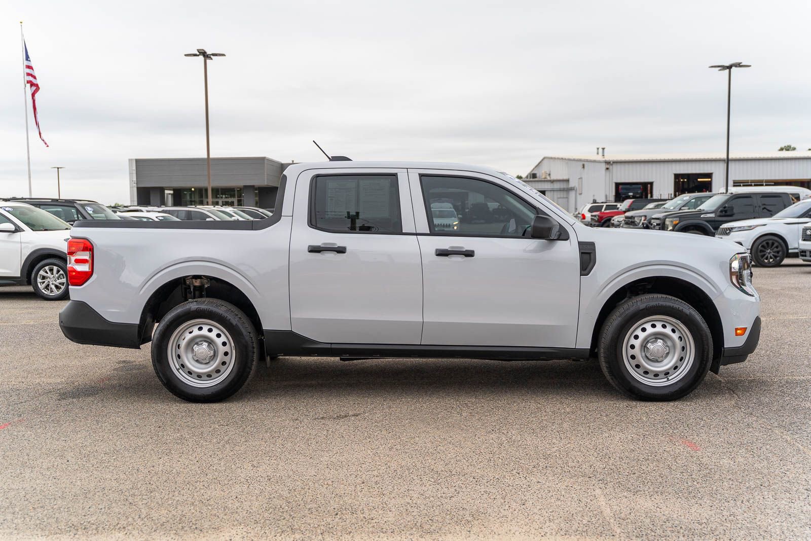 Used 2025 Ford Maverick XL w/ Equipment Group 102A image 8