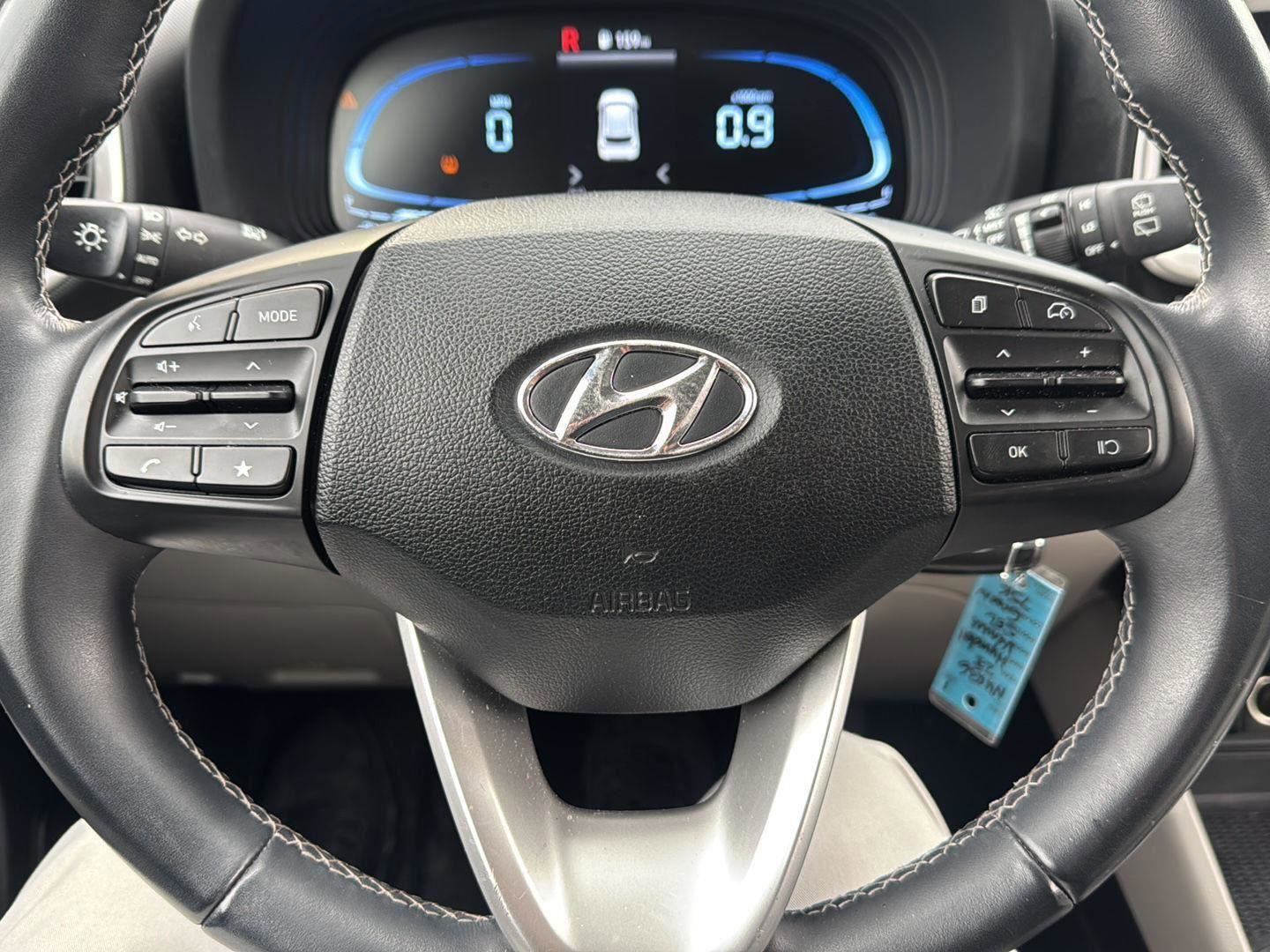 Used 2023 Hyundai Venue SEL w/ Cargo Package image 20