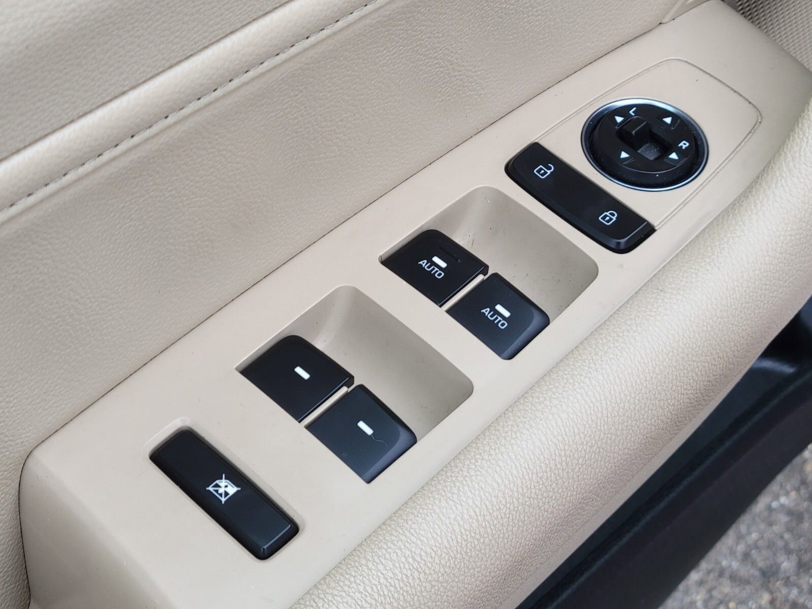 Used 2017 Hyundai Sonata Limited image 20