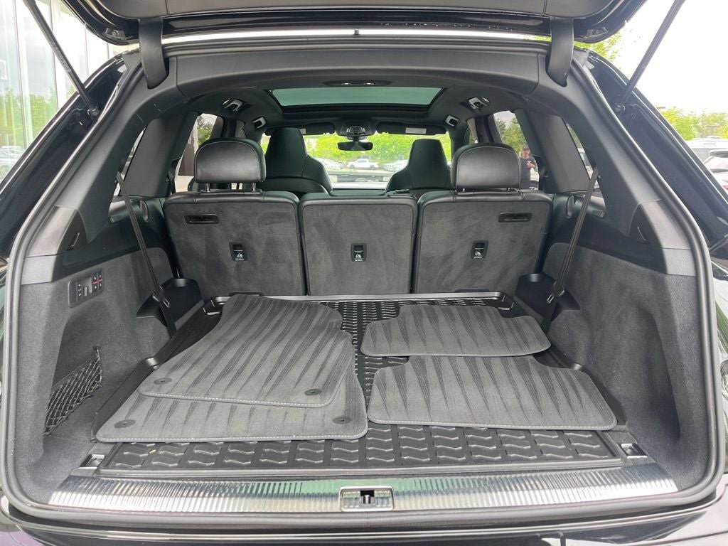 Used 2023 Audi SQ7 Prestige AWD/4WD image 11