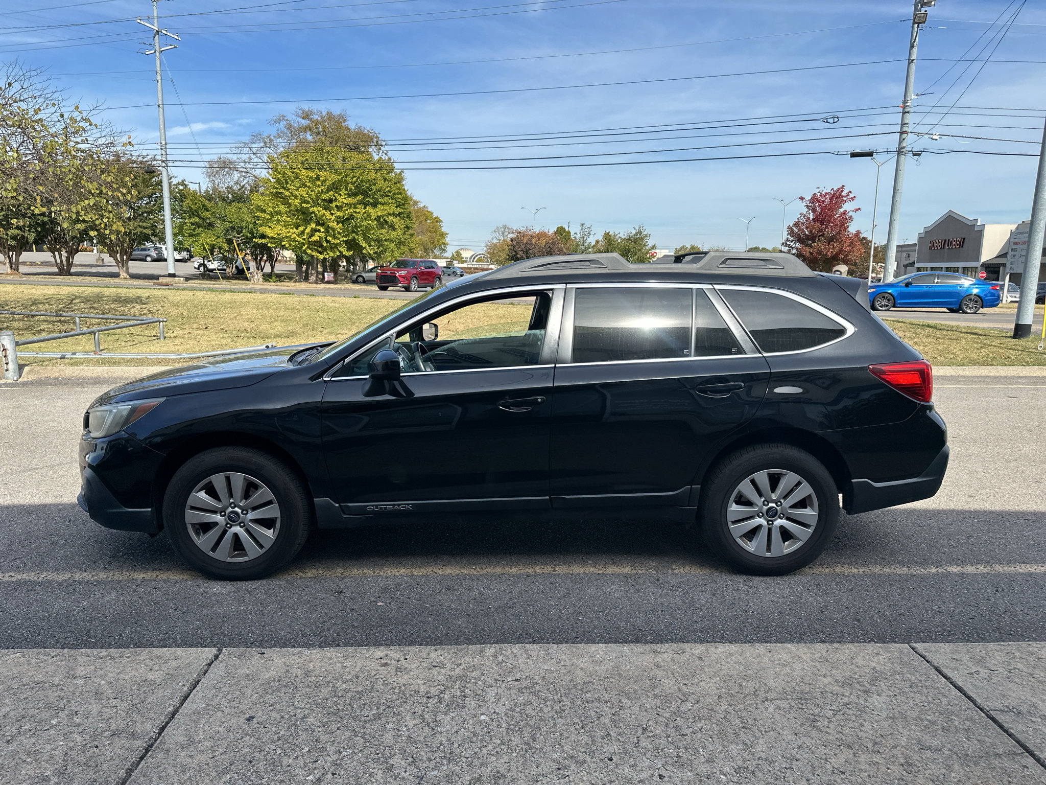 Used 2018 Subaru Outback 2.5i Premium AWD/4WD image 7