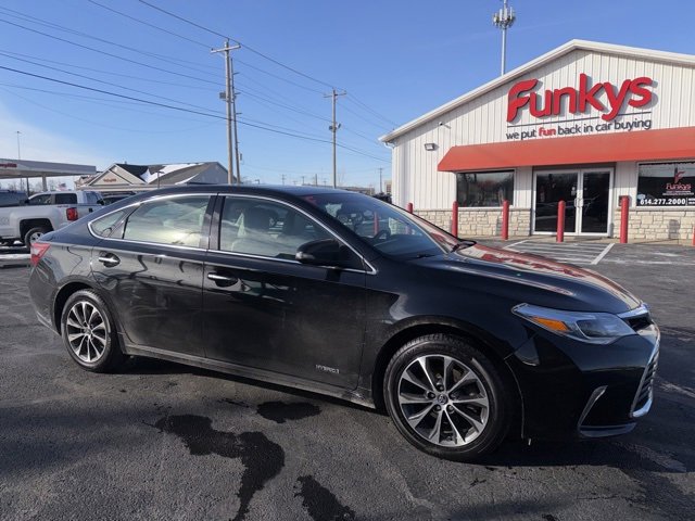 Used 2018 Toyota Avalon XLE Premium image 1
