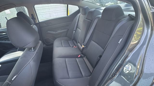 Used 2025 Nissan Altima 2.5 SV FWD image 31