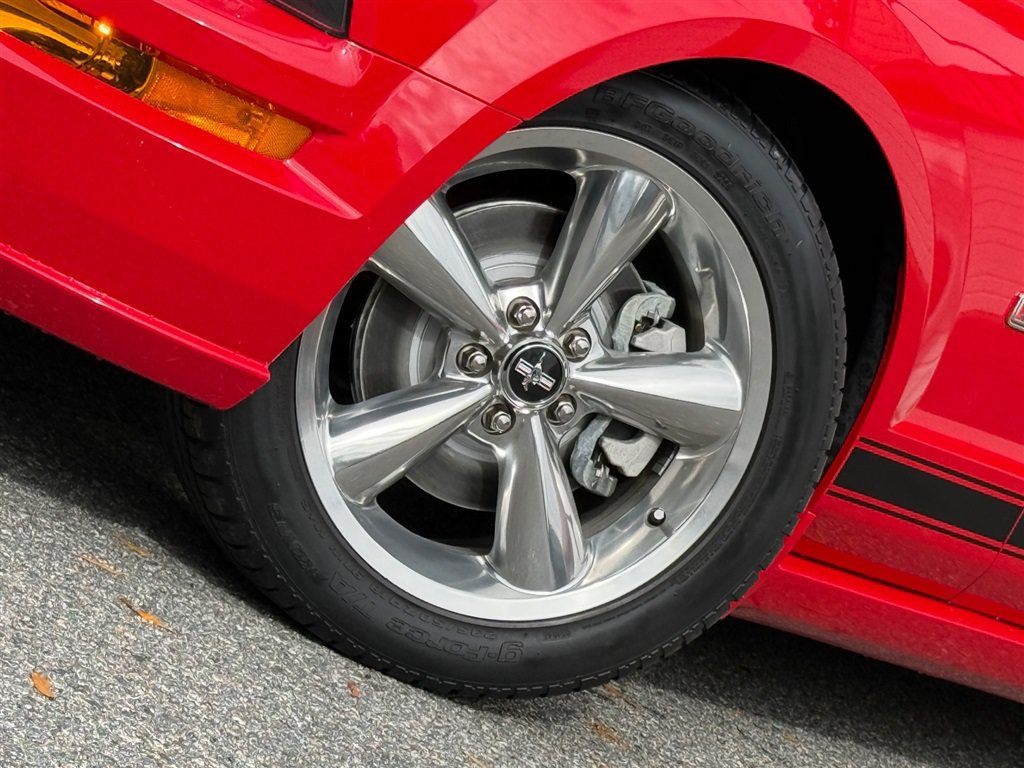 Used 2007 Ford Mustang GT RWD image 5