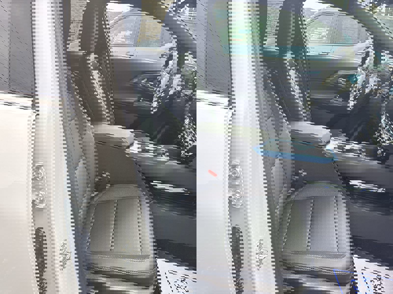 New 2026 Chevrolet Equinox EV LT image 26