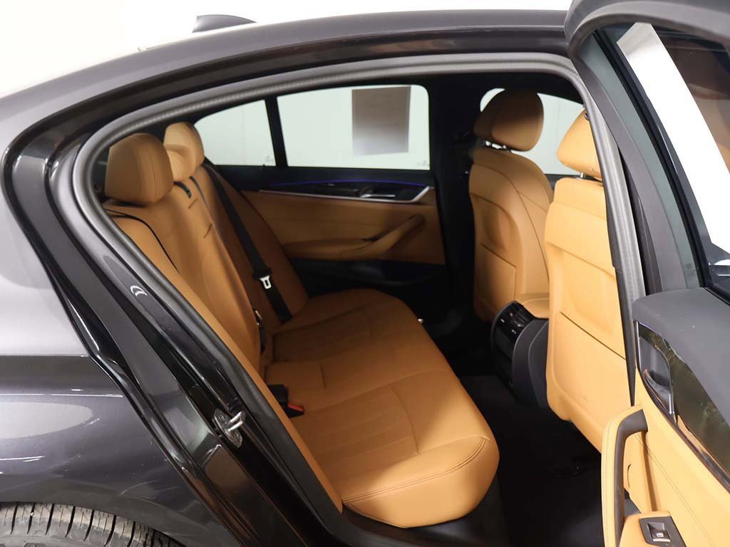 Used 2023 BMW 530i xDrive w/ M Sport Package image 32