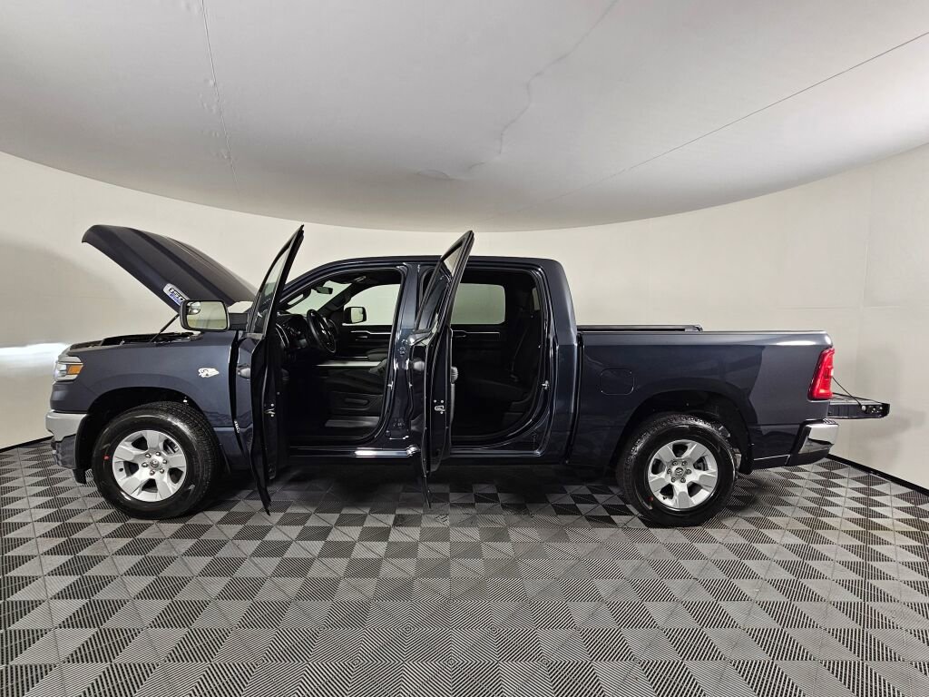 New 2026 RAM 1500 Big Horn AWD/4WD image 17