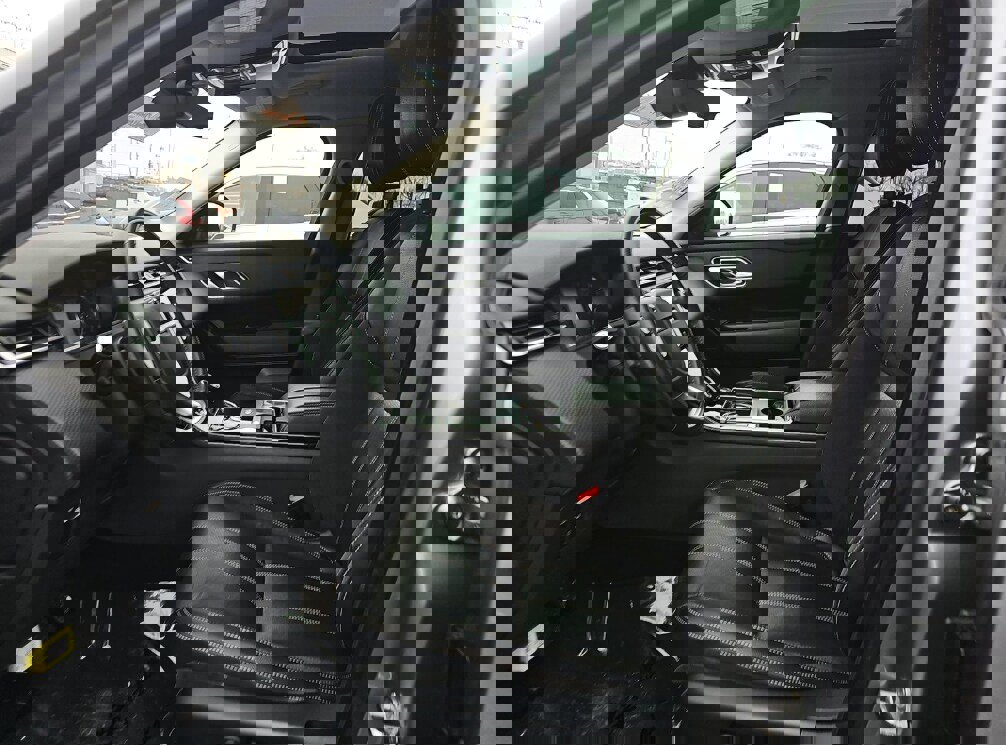 Used 2020 Land Rover Range Rover Velar S image 10