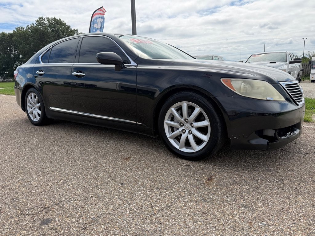 Used 2007 Lexus LS 460 w/ Comfort Pkg RWD image 1