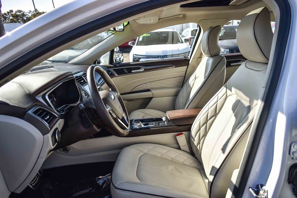 Used 2017 Ford Fusion Platinum image 17