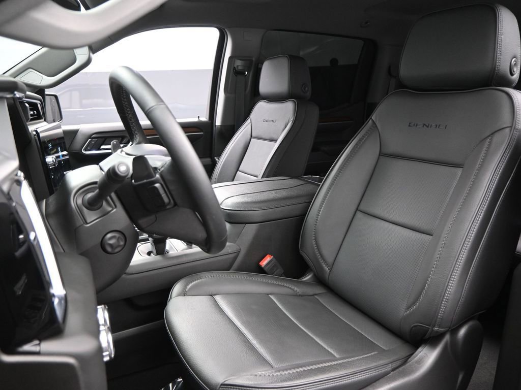 Used 2025 GMC Sierra 1500 Denali image 8