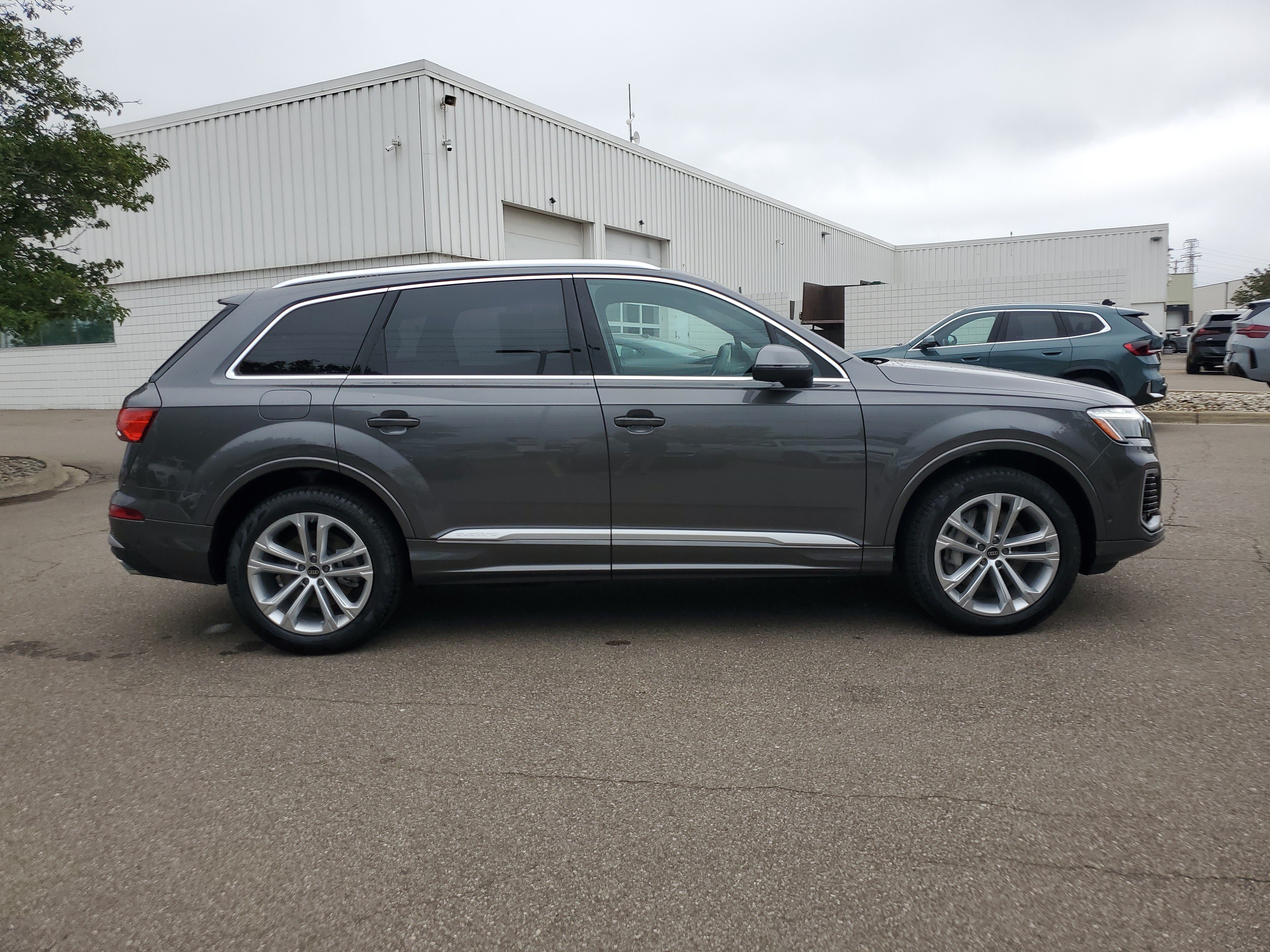 Used 2025 Audi Q7 3.0T Premium Plus AWD/4WD image 6