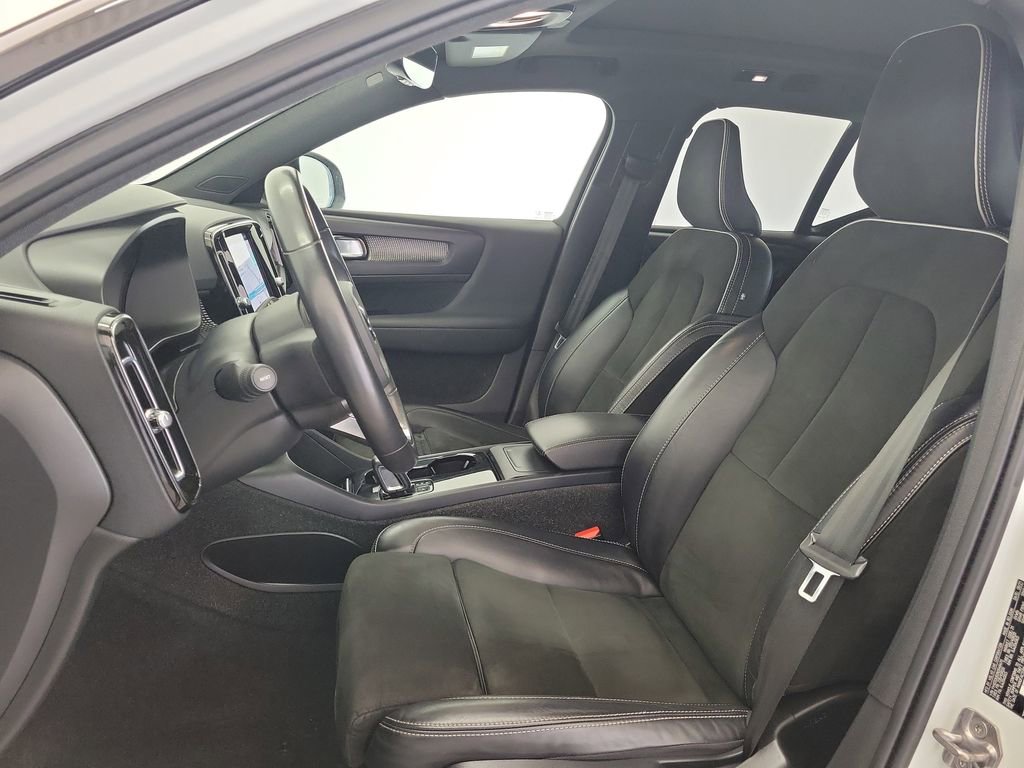 Used 2022 Volvo XC40 P8 Recharge Plus AWD/4WD image 18