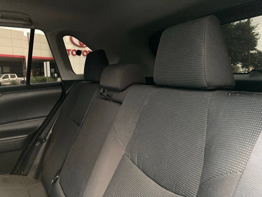 Certified 2021 Toyota RAV4 LE FWD image 10