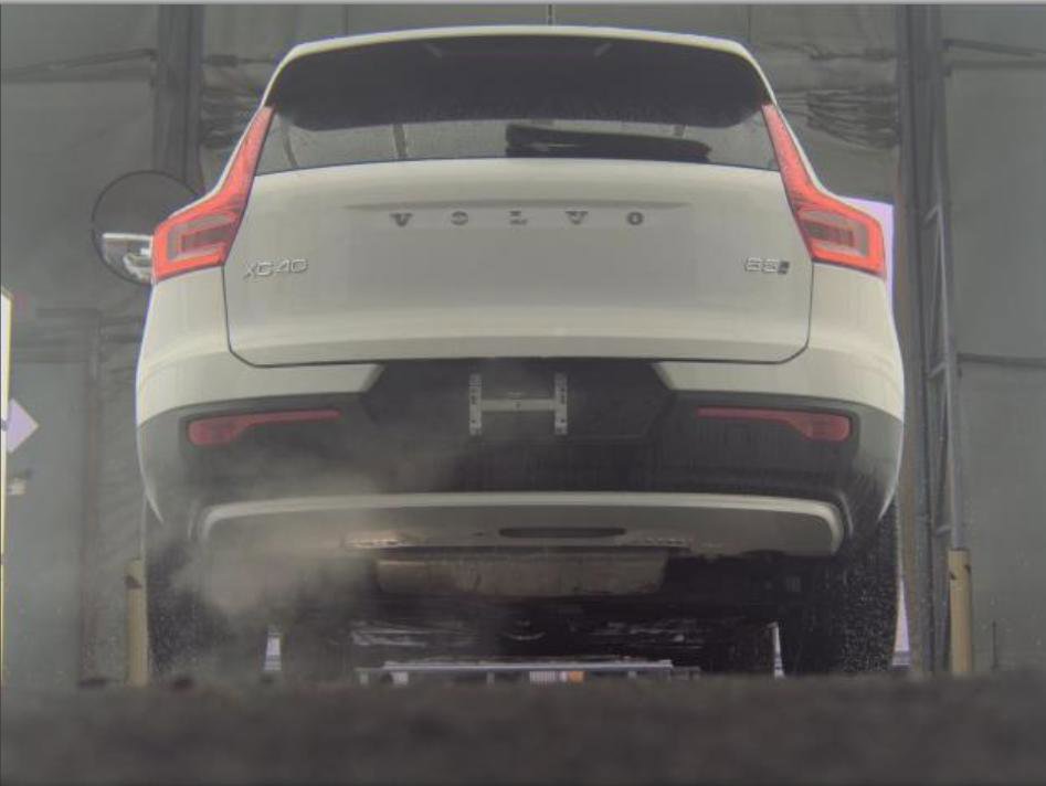 Used 2025 Volvo XC40 B5 Core image 8