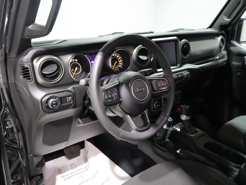 Used 2023 Jeep Gladiator Sport AWD/4WD image 13