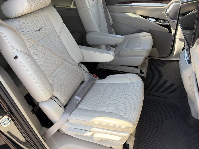 Used 2025 Cadillac Escalade ESV Sport Platinum AWD/4WD image 14