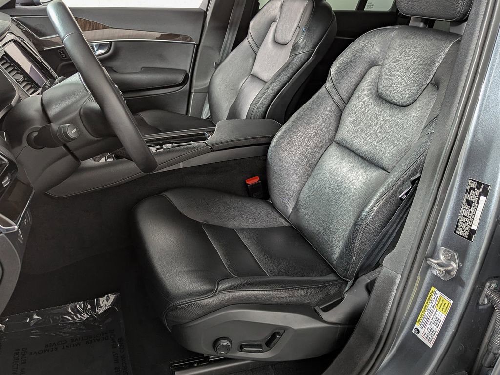 Used 2016 Volvo XC90 T6 Momentum w/ Momentum Plus Package image 17